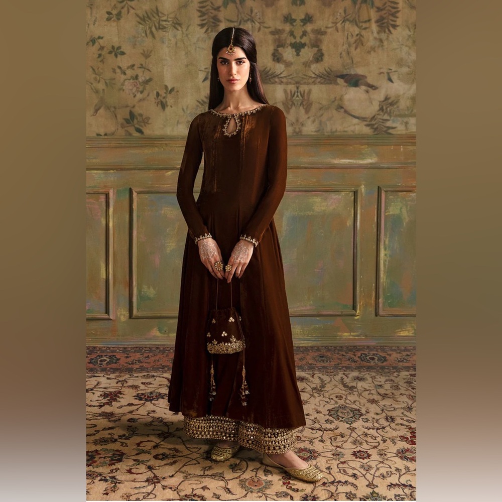 Faiza Saqlain - Ritaan (worn once for a shoot - comes with shawl)